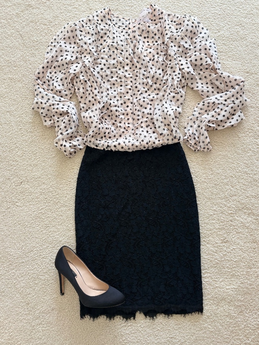 Diane Von Furstenberg Lace Pencil Skirt with Exposed Zipper Size 0 - Picture 2 of 6